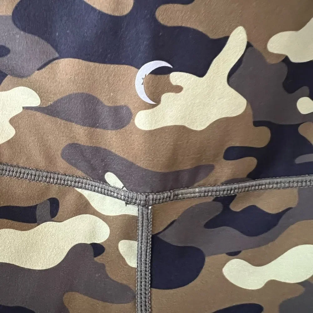 ZYIA Light Green Camo Reflective Soft & Snug Mid-Rise 7/8 Legging Size 6-8 - Picture 12 of 16